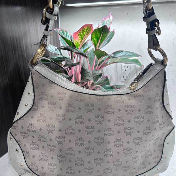 MCM White and Tan Hobo Bag with Monogrammed Design - Picture 2 of 15